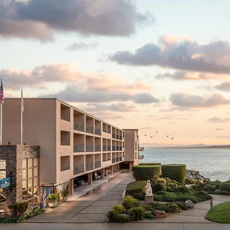 Monterey Bay Inn-3